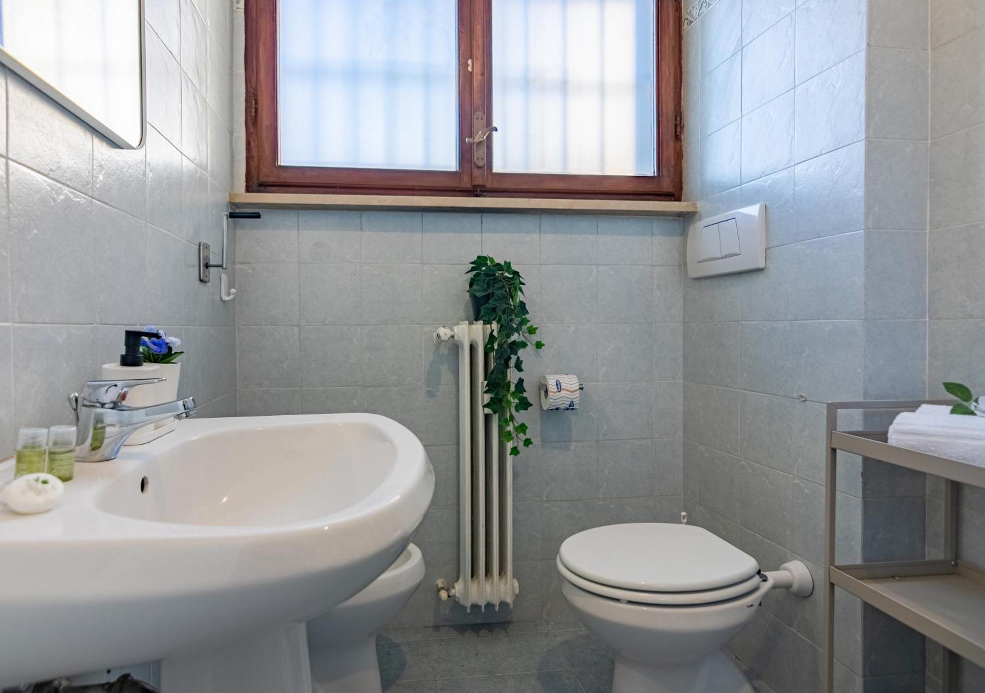Appartement Landi 1 - 2 Camere, Parcheggio, Balconi, Vicino Al Centro *