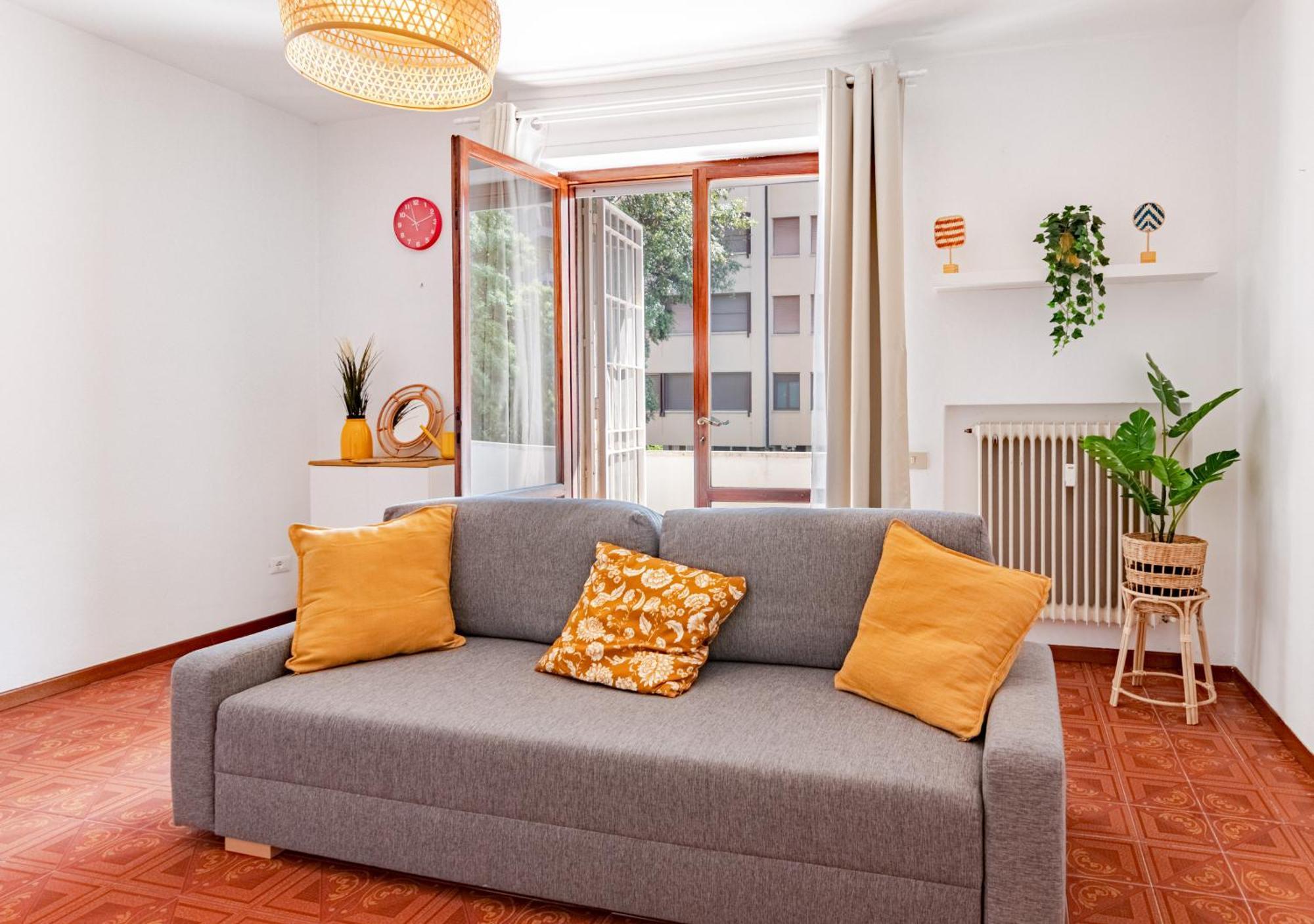 Appartement Landi 1 - 2 Camere, Parcheggio, Balconi, Vicino Al Centro *