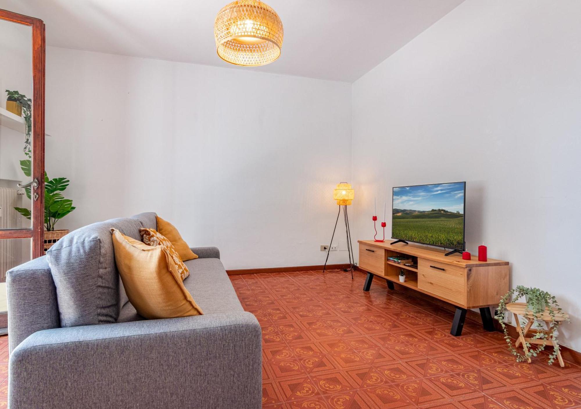Landi 1 - 2 Camere, Parcheggio, Balconi, Vicino Al Centro Appartement *